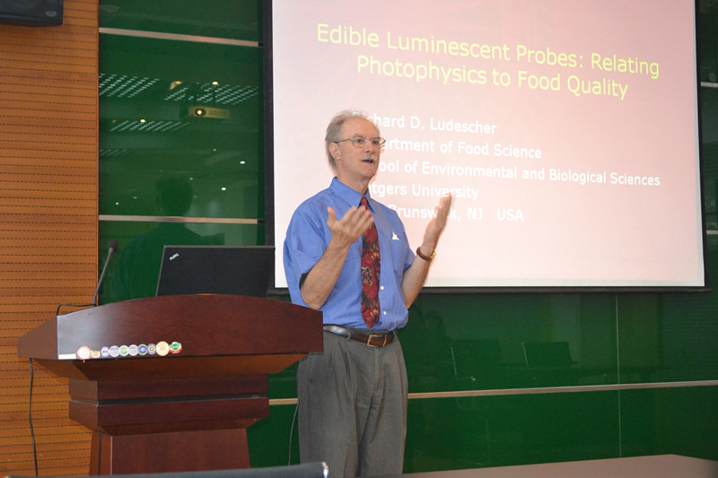 罗格斯大学Richard D. Ludescher教授来我院访问交流