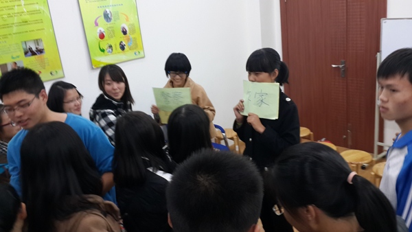 【学生活动】我院强化1302班举办青春健康讲座活动